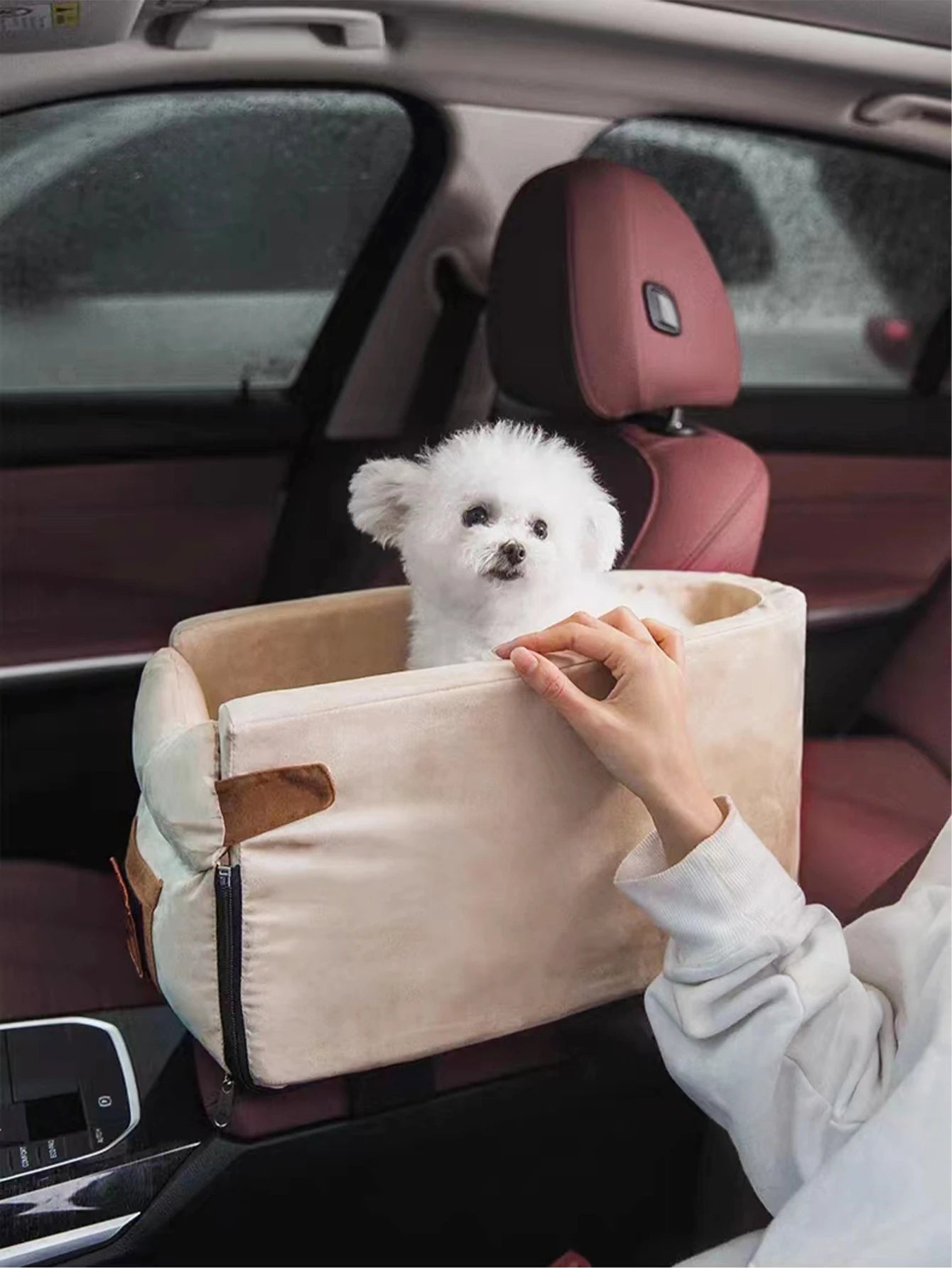 車の犬用ベッド 小型犬用バスケット ペット用温かいペット用品 猫用品 ケージ 猫用子犬ソファバスケット